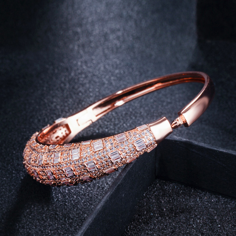 Gold Color Open Cuff Bangle e  - Men'S Accessories Dubai avaliação e preço